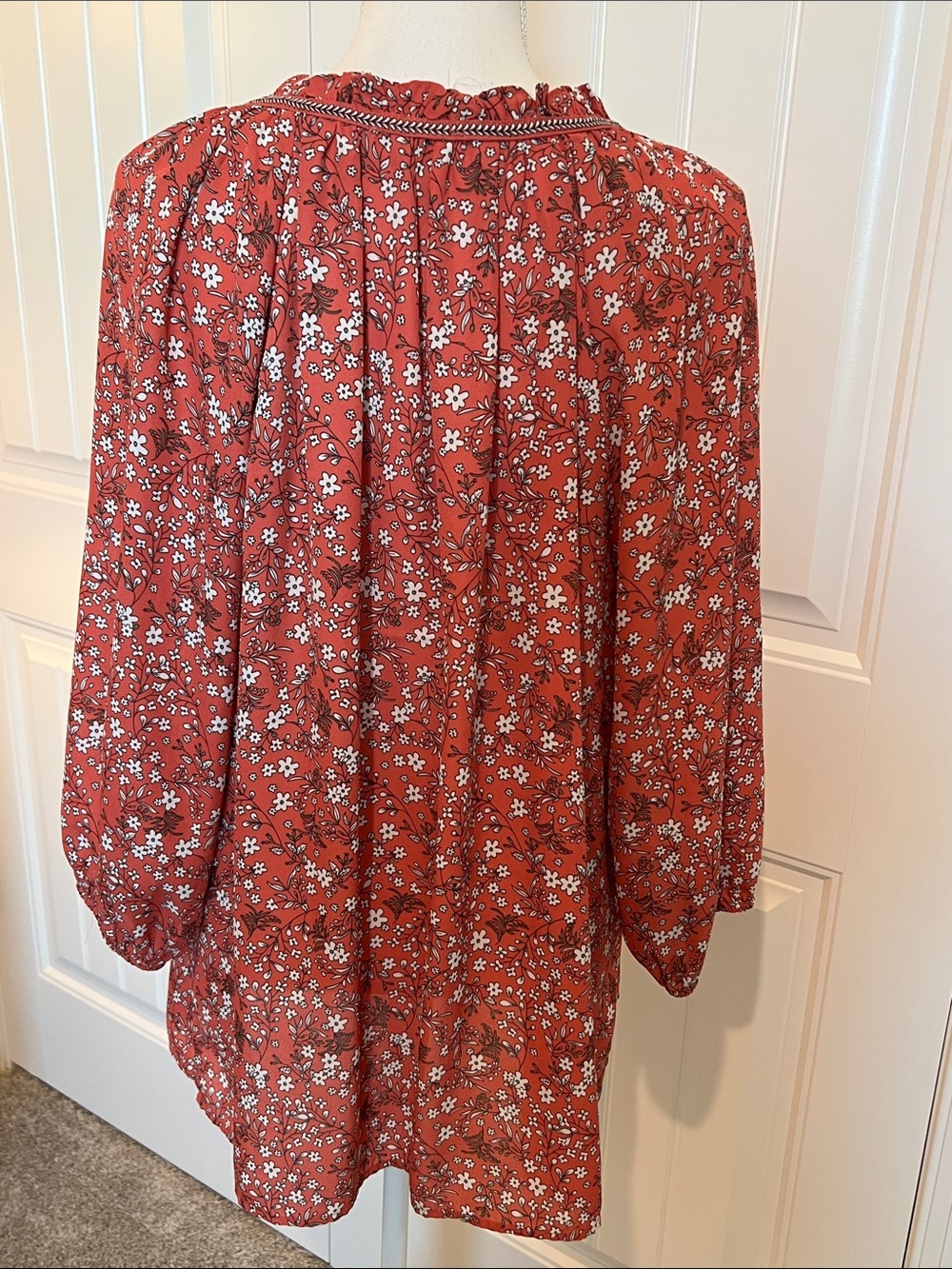 Max Studio 1X Coral Floral Peasant Blouse | Ruffle Split Neck Boho Top Plus Size - Picture 9 of 16
